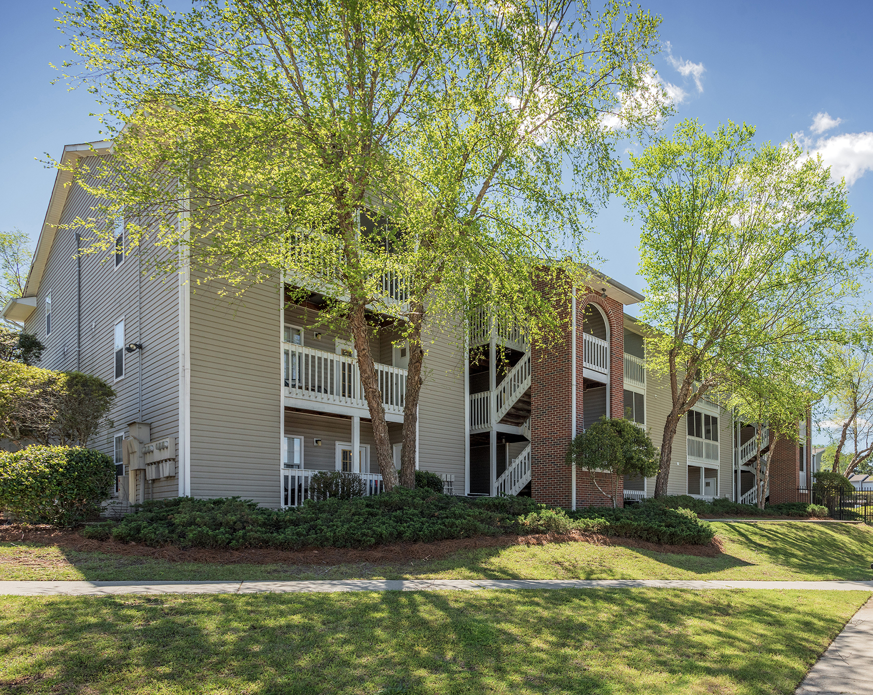 The Arbors at Windsor Lake The Multifamily Advisory Group at Cushman